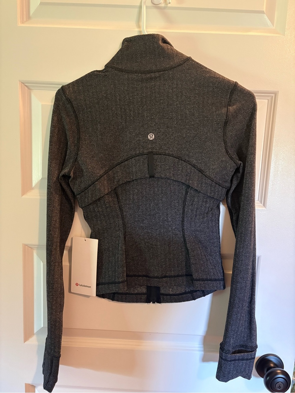 Lululemon Define Cropped Herringbone🖤 - Picture 2 of 3